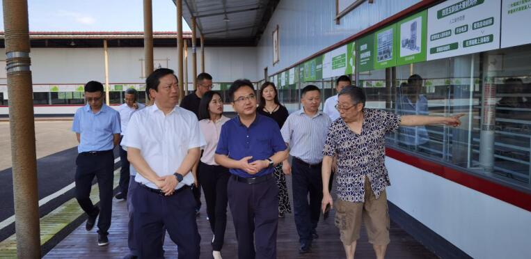 2021726956272588 亿万先生mr官方网站集团完成驻村帮扶干部轮换